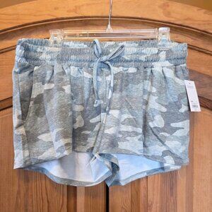 Maternity Under Belly Lounge Shorts Camo Camoflauge Stretchy Size Large NEW $30